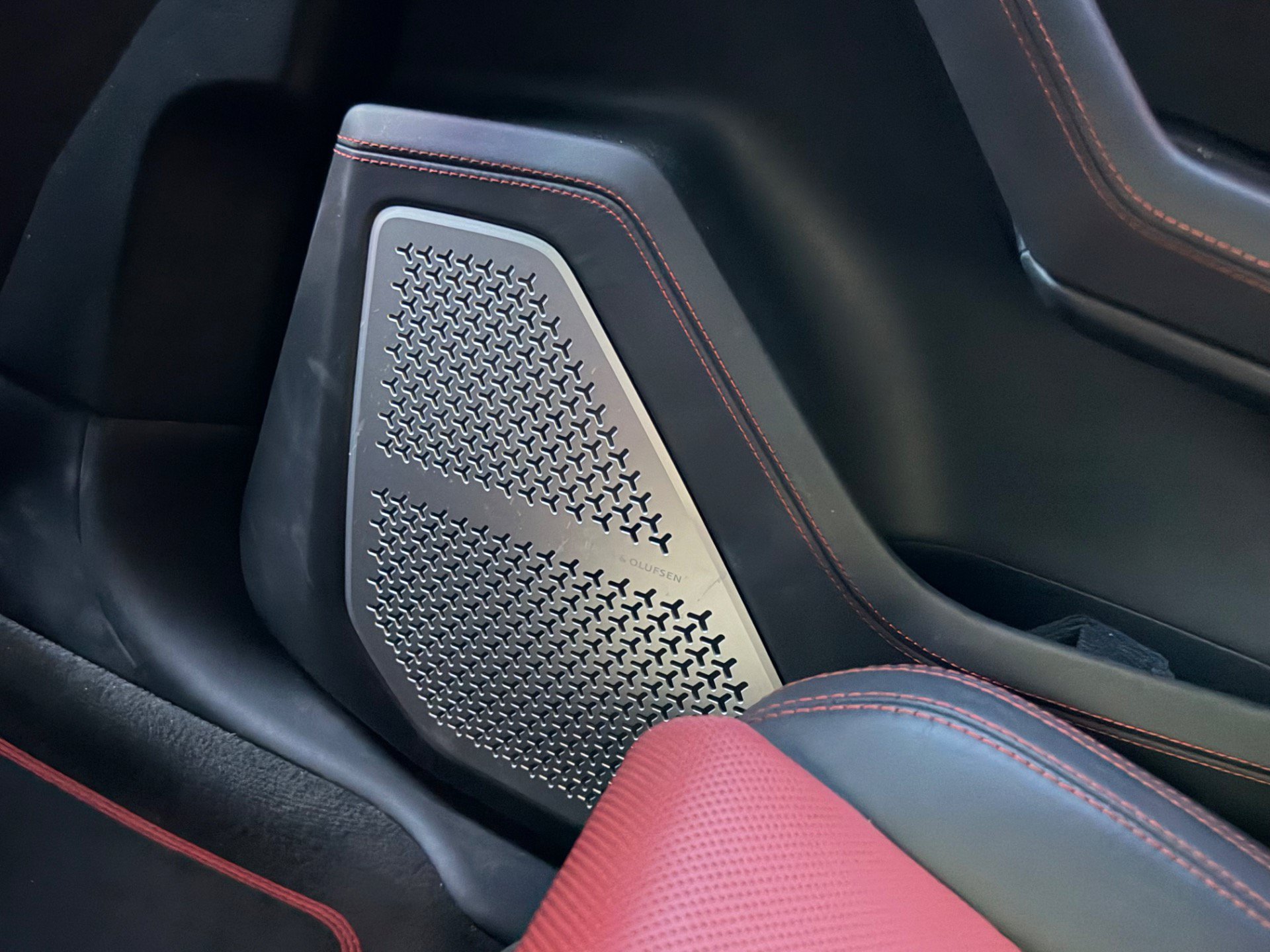 Used 2022 Lamborghini Urus AWD/4WD image 12