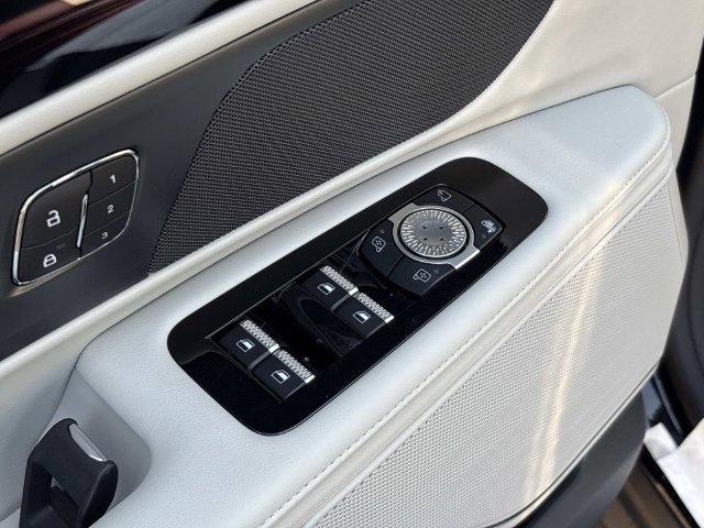 New 2026 Lincoln Nautilus Premier AWD/4WD image 20