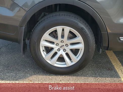 Used 2018 Ford Explorer XLT image 6