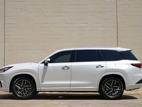 Used 2024 Lexus TX 350 AWD w/ Captains Chair Package image 9