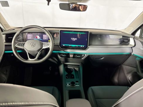 New 2026 Volkswagen Tiguan SE image 12