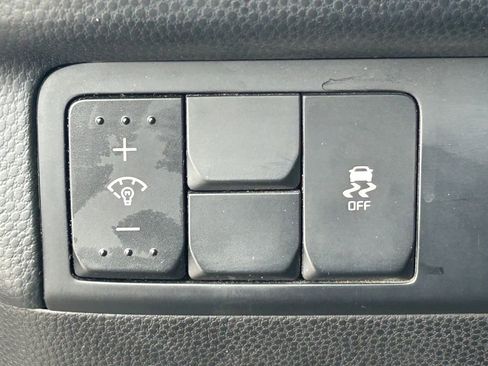 Used 2017 Kia Soul + FWD image 22