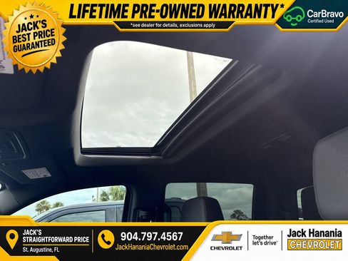 Used 2023 GMC Sierra 1500 AT4 w/ Technology Package AWD/4WD image 9