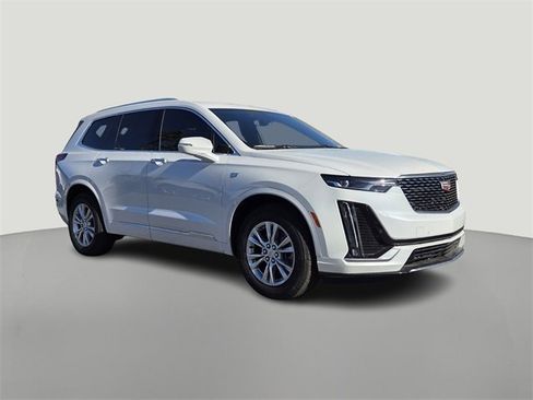 New 2025 Cadillac XT6 Luxury image 8