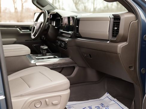 Used 2024 Chevrolet Silverado 1500 LTZ image 34