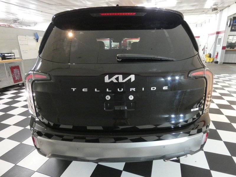 Used 2023 Kia Telluride AWD image 5