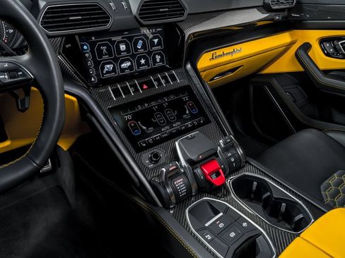 Used 2022 Lamborghini Urus AWD/4WD image 22