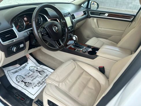 Used 2013 Volkswagen Touareg TDI AWD/4WD image 12