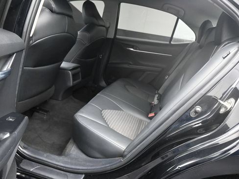 Used 2020 Toyota Camry SE FWD image 15