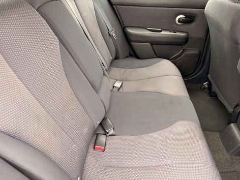 Used 2009 Nissan Versa Hatchback w/ Convenience Pkg FWD image 12