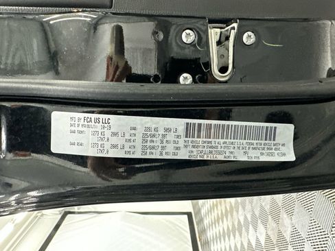 Used 2020 Jeep Cherokee Latitude Plus image 32