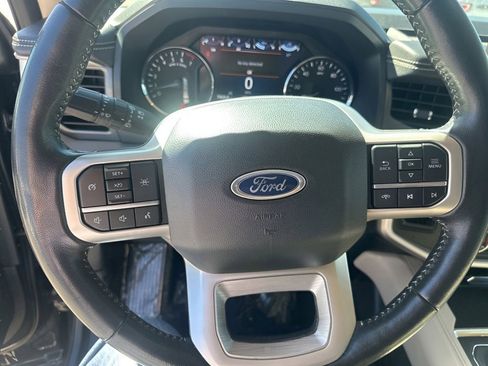Used 2024 Ford Expedition Max XLT image 18
