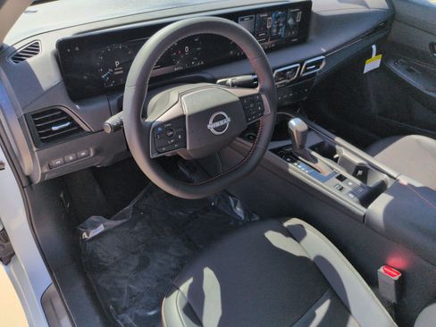 New 2026 Nissan Sentra SR w/ SR Premium Package FWD image 2