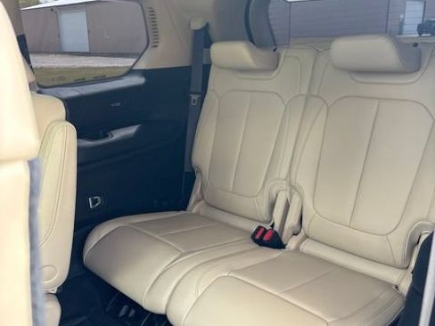 Used 2021 Jeep Grand Cherokee L Limited AWD/4WD image 6