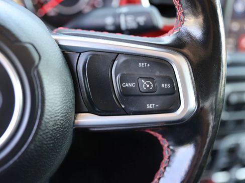 Used 2021 Jeep Gladiator Rubicon AWD/4WD image 39