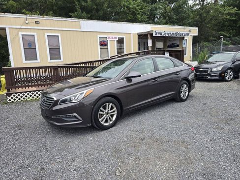 Used 2015 Hyundai Sonata SE FWD image 2