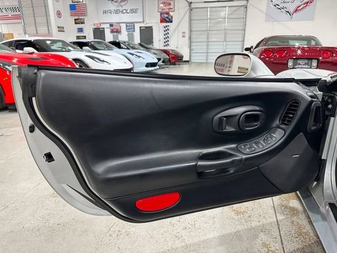 Used 2001 Chevrolet Corvette Z06 RWD image 12