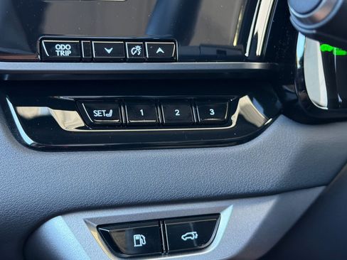 Used 2025 Lexus RX 450h AWD w/ Convenience Package image 37