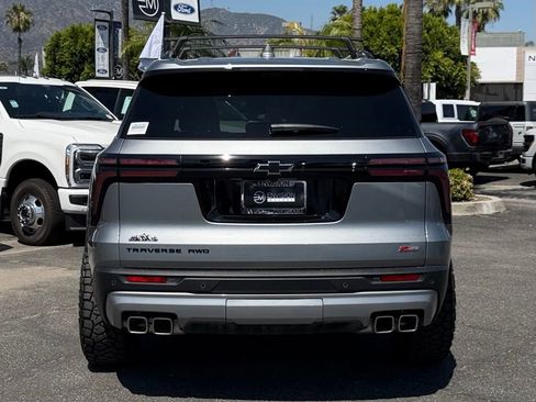 Used 2025 Chevrolet Traverse Z71 w/ Enhanced Driving Package AWD/4WD image 8