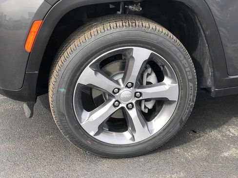 New 2026 Jeep Grand Cherokee Limited AWD/4WD image 10