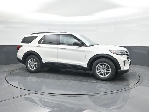 New 2026 Ford Explorer Active RWD image 11