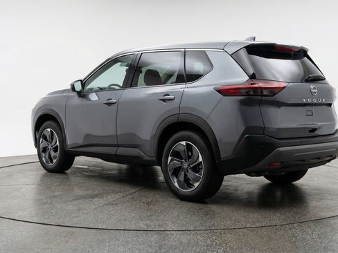 Used 2025 Nissan Rogue SV image 6