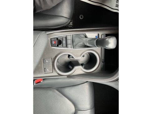 Used 2021 Toyota Camry XLE w/ Navigation Package image 28