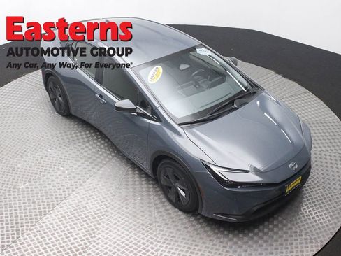 Used 2024 Toyota Prius LE image 3