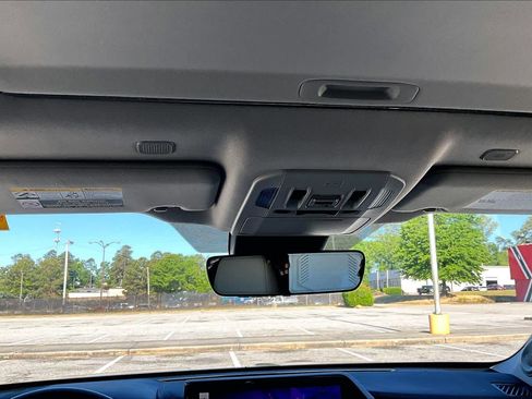 Used 2023 Toyota Highlander Limited image 36