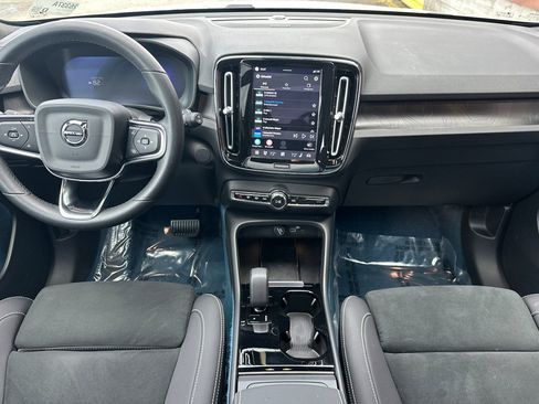 Certified 2025 Volvo EX40 Ultra w/ Protection Package Premier image 3