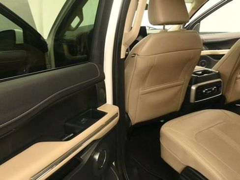 Certified 2024 Ford Expedition Limited AWD/4WD image 10