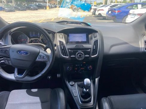Used 2017 Ford Focus RS AWD/4WD image 9