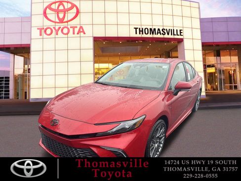 New 2025 Toyota Camry SE w/ Convenience Package FWD image 1