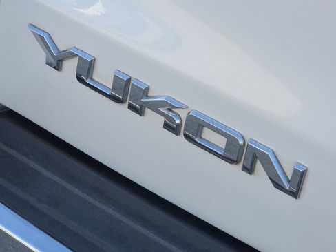 Used 2020 GMC Yukon Denali w/ Open Road Package image 10