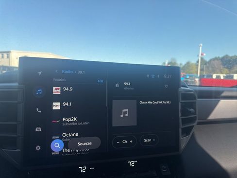 Used 2025 Toyota Tundra Limited image 24