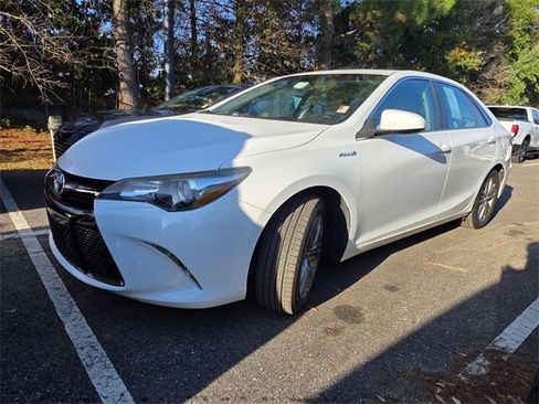 Used 2017 Toyota Camry SE image 14