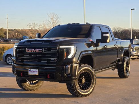 Used 2024 GMC Sierra 2500 AT4 w/ AT4 Premium Plus Package AWD/4WD image 2