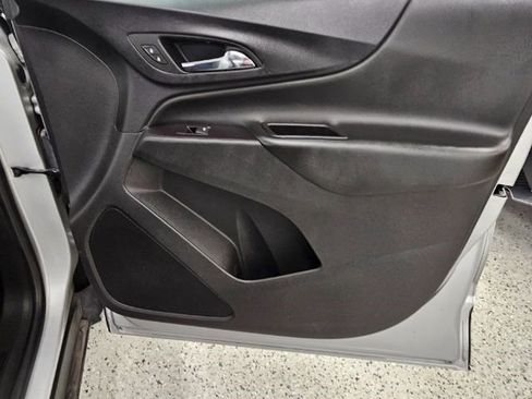 Used 2022 Chevrolet Equinox LT w/ Driver Convenience Package image 28