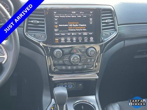 Certified 2022 Jeep Grand Cherokee Laredo X image 17