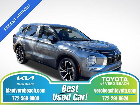 Used 2024 Mitsubishi Outlander SE image 1