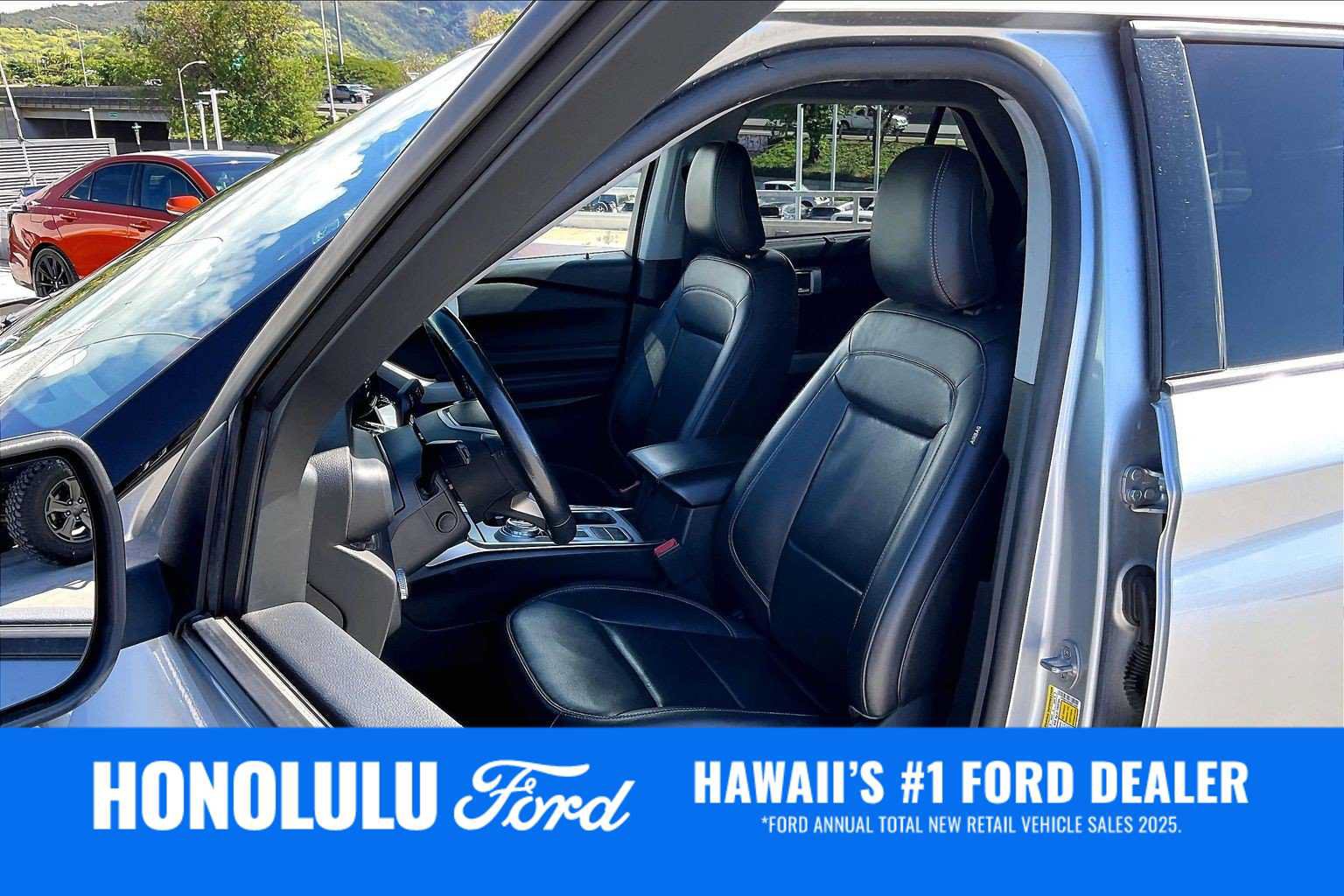 Used 2022 Ford Explorer Limited w/ Equipment Group 301A RWD image 11