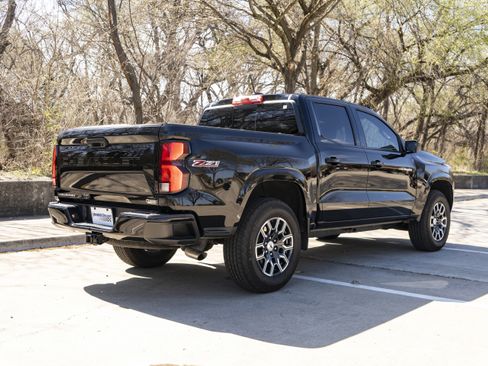 Used 2023 Chevrolet Colorado Z71 w/ Z71 Convenience Package 2 image 9