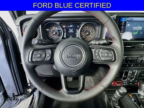 Used 2025 Jeep Wrangler Unlimited Rubicon AWD/4WD image 14