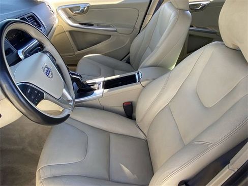 Used 2015 Volvo S60 T5 Premier image 20