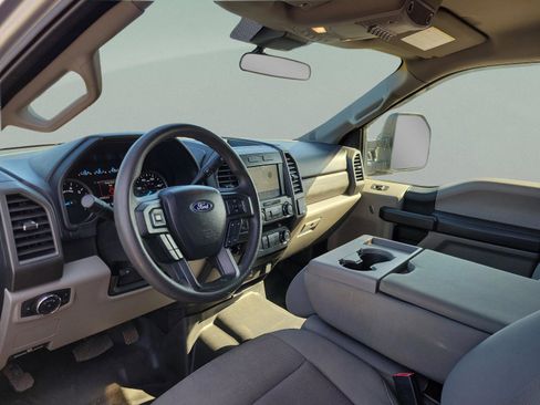 Certified 2020 Ford F250 XL w/ STX Appearance Package image 5