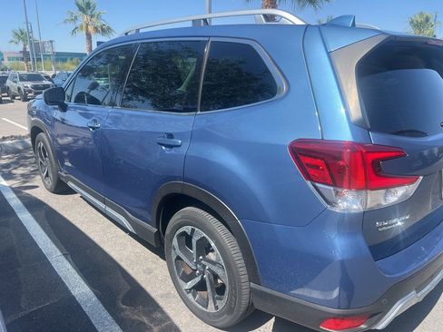 Used 2022 Subaru Forester Touring AWD/4WD image 5