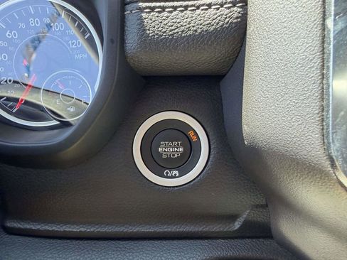 Used 2023 RAM 1500 Laramie AWD/4WD image 39