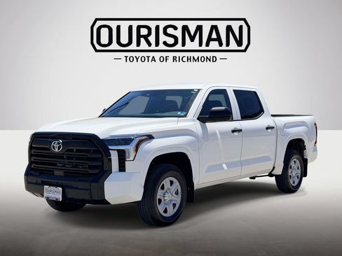 Used 2025 Toyota Tundra SR w/ SR Tow Package AWD/4WD image 23