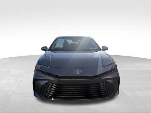 Used 2025 Toyota Camry XLE w/ Premium Package FWD image 3