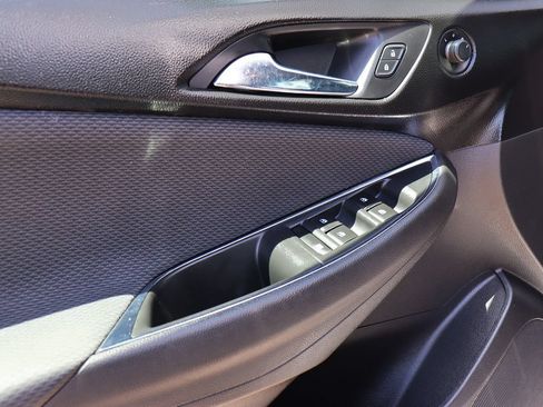 Used 2019 Chevrolet Cruze LT w/ Convenience Package FWD image 37